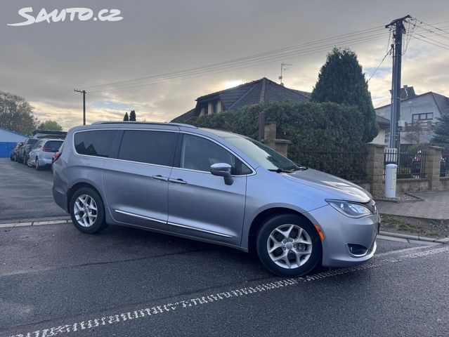 Chrysler Pacifica